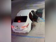 Policía busca sospechosos tras robo y persecución vehicular en Jacksonville Policía busca sospechosos tras robo y persecución vehicular en Jacksonville