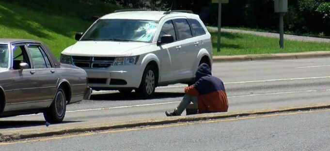 Policía de Childersburg busca soluciones para personas sin hogar mediante la participación ciudadana Policía de Childersburg busca soluciones para personas sin hogar mediante la participación ciudadana