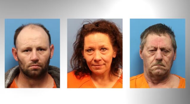 Tres detenidos tras alerta de perro policía por drogas en vehículo Tres detenidos tras alerta de perro policía por drogas en vehículo