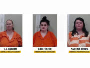 Tres empleados de la Cárcel del Condado de Bibb fueron arrestados Tres empleados de la Cárcel del Condado de Bibb fueron arrestados