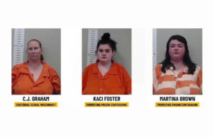 Tres empleados de la Cárcel del Condado de Bibb fueron arrestados Tres empleados de la Cárcel del Condado de Bibb fueron arrestados