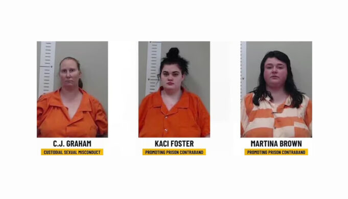 Tres empleados de la Cárcel del Condado de Bibb fueron arrestados Tres empleados de la Cárcel del Condado de Bibb fueron arrestados