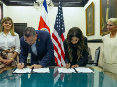 Costa Rica y Estados Unidos firman acuerdo de cooperacion migratoria Costa Rica y Estados Unidos firman acuerdo de cooperacion migratoria