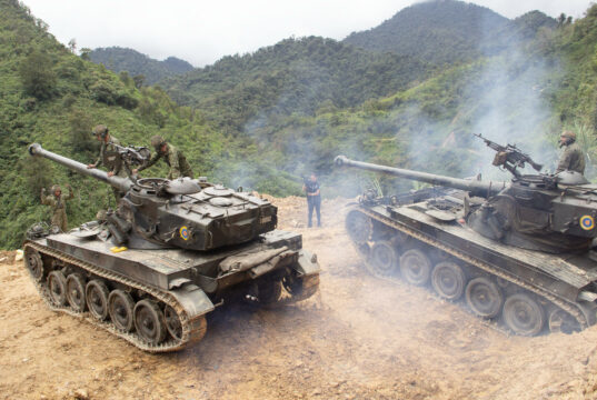 Ecuador destruye minas ilegales en Carchi en ofensiva militar contra crimen organizado Ecuador destruye minas ilegales en Carchi en ofensiva militar contra crimen organizado