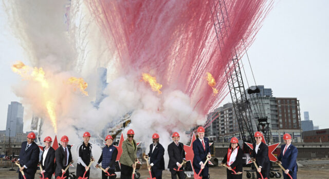 El Chicago Fire inicia la construcción de su nuevo estadio de fútbol en el centro de Chicago El Chicago Fire inicia la construcción de su nuevo estadio de fútbol en el centro de Chicago