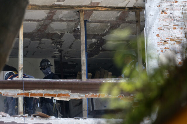 Al menos cuatro lesionados tras explosión por gas en un edificio de la Ciudad de México Explosión por acumulación de gas en edificio de la Benito Juárez deja varios heridos