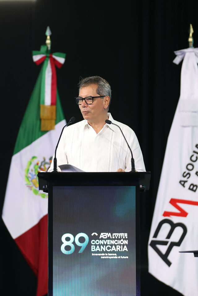 Gobierno de México reactiva subsidio a la gasolina por conflicto internacional