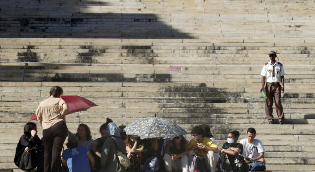Protestas estudiantiles en la Universidad de La Habana por crisis energética y falta de diálogo Protestas estudiantiles en la Universidad de La Habana por crisis energética y falta de diálogo