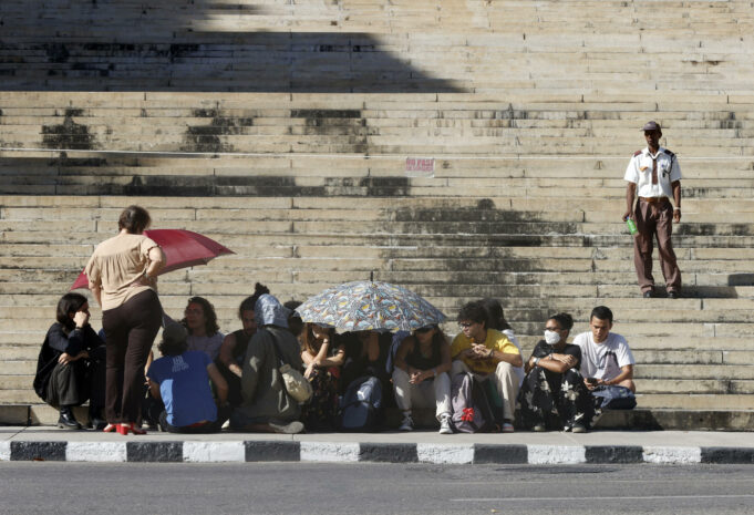 Protestas estudiantiles en la Universidad de La Habana por crisis energética y falta de diálogo Protestas estudiantiles en la Universidad de La Habana por crisis energética y falta de diálogo