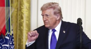 Trump anuncia respuesta inminente tras el ataque con drones en la Embajada de Riad Trump anuncia respuesta inminente tras el ataque con drones en la Embajada de Riad