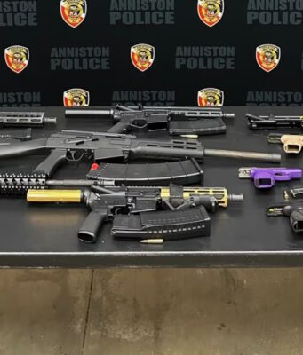 Ocho personas acusadas en el condado de Calhoun tras una investigación conjunta por reportes de disparos Ocho personas acusadas en el condado de Calhoun tras una investigación conjunta por reportes de disparos