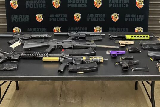 Ocho personas acusadas en el condado de Calhoun tras una investigación conjunta por reportes de disparos Ocho personas acusadas en el condado de Calhoun tras una investigación conjunta por reportes de disparos