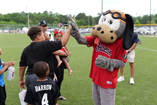 Hoover restaura el parque Hoover East con una importante actualización eléctrica Hoover restaura el parque Hoover East con una importante actualización eléctrica