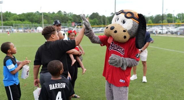 Hoover restaura el parque Hoover East con una importante actualización eléctrica Hoover restaura el parque Hoover East con una importante actualización eléctrica