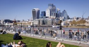 Reino Unido registra temperaturas récord en abril con máximas históricas en Londres Reino Unido registra temperaturas récord en abril con máximas históricas en Londres