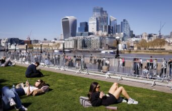 Reino Unido registra temperaturas récord en abril con máximas históricas en Londres Reino Unido registra temperaturas récord en abril con máximas históricas en Londres