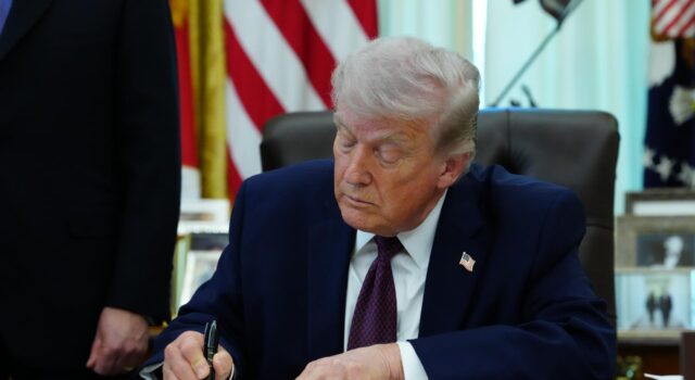 Demanda contra Donald Trump por ocultar planes del muro en parque natural Demanda contra Donald Trump por ocultar planes del muro en parque natural