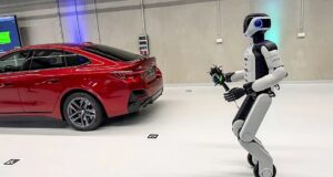 BMW pone a robots humanoides a trabajar en la construcción de vehículos eléctricos BMW pone a robots humanoides a trabajar en la construcción de vehículos eléctricos