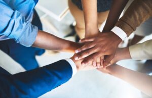 Birmingham lanza iniciativa laboral Reinvest tras escuchar a su comunidad Birmingham lanza iniciativa laboral Reinvest tras escuchar a su comunidad