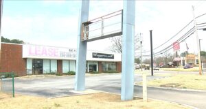 Ciudad de Gadsden revoca la licencia comercial de Emporium South LLC Ciudad de Gadsden revoca la licencia comercial de Emporium South LLC