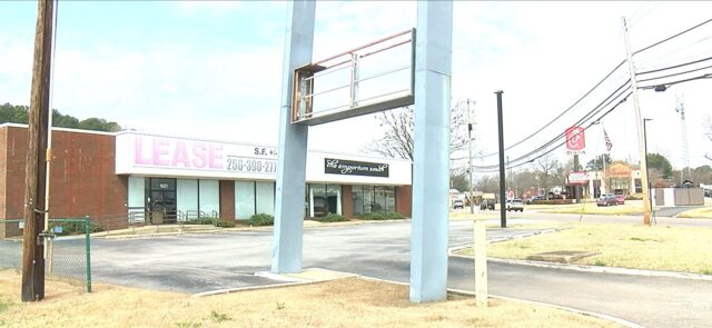 Ciudad de Gadsden revoca la licencia comercial de Emporium South LLC