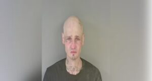 Detienen a un hombre tras una persecución y encontraron convertidores catalíticos en el vehículo Detienen a un hombre tras una persecución y encontraron convertidores catalíticos en el vehículo