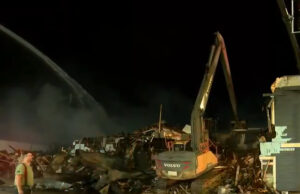 Empleados de varios negocios desplazados tras un incendio masivo en el centro de Cullman Empleados de varios negocios desplazados tras un incendio masivo en el centro de Cullman