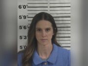 Exentrenadora de Cold Springs acusada de delitos sexuales con estudiante Exentrenadora de Cold Springs acusada de delitos sexuales con estudiante