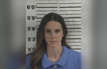 Exentrenadora de Cold Springs acusada de delitos sexuales con estudiante Exentrenadora de Cold Springs acusada de delitos sexuales con estudiante