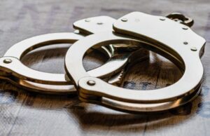 Exoficial de policía de Hamilton acusada de cargos que involucran a un estudiante Exoficial de policía de Hamilton acusada de cargos que involucran a un estudiante