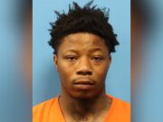 Hombre arrestado tras persecución a alta velocidad en Calera con dos niñas dentro del auto Hombre arrestado tras persecución a alta velocidad en Calera con dos niñas dentro del auto