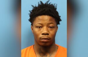 Hombre arrestado tras persecución a alta velocidad en Calera con dos niñas dentro del auto Hombre arrestado tras persecución a alta velocidad en Calera con dos niñas dentro del auto