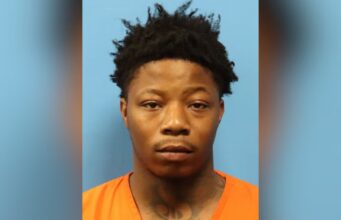 Hombre arrestado tras persecución a alta velocidad en Calera con dos niñas dentro del auto Hombre arrestado tras persecución a alta velocidad en Calera con dos niñas dentro del auto