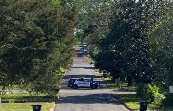 Hombre atrincherado en Birmingham arrestado tras operativo policial sin heridos Hombre atrincherado en Birmingham arrestado tras operativo policial sin heridos