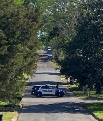 Hombre atrincherado en Birmingham arrestado tras operativo policial sin heridos Hombre atrincherado en Birmingham arrestado tras operativo policial sin heridos