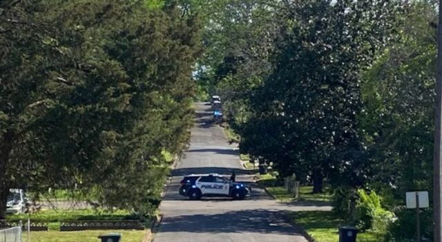 Hombre atrincherado en Birmingham arrestado tras operativo policial sin heridos Hombre atrincherado en Birmingham arrestado tras operativo policial sin heridos