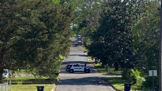 Hombre atrincherado en Birmingham arrestado tras operativo policial sin heridos