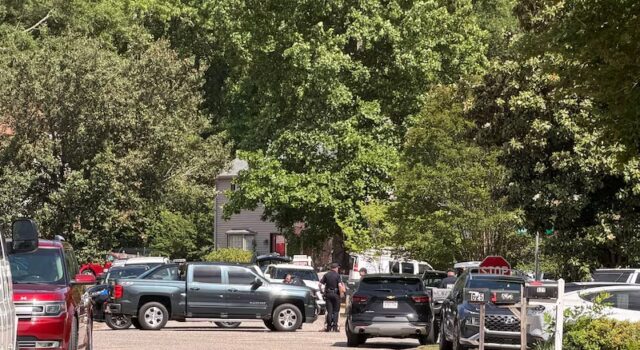 Hombre de Birmingham, 52 años, detenido tras enfrentamiento en una residencia de Pelham Hombre de Birmingham, 52 años, detenido tras enfrentamiento en una residencia de Pelham