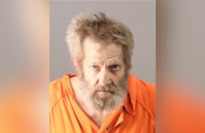 Hombre de Tarrant arrestado en relación con una investigación de robo en Birmingham Hombre de Tarrant arrestado en relación con una investigación de robo en Birmingham