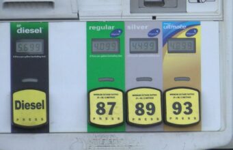 Los precios de la gasolina suben mientras los conductores buscan ahorrar Los precios de la gasolina suben mientras los conductores buscan ahorrar