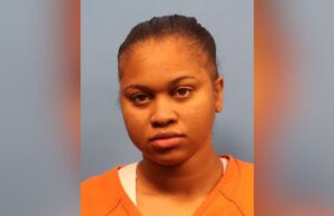 Mujer acusada de robar más de $20,000 de un banco en Hoover Mujer acusada de robar más de $20,000 de un banco en Hoover