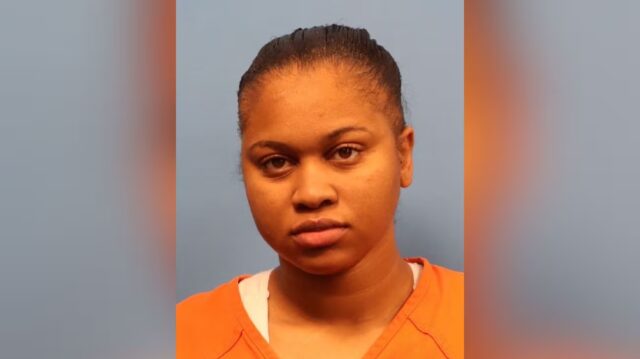 Mujer acusada de robar más de $20,000 de un banco en Hoover