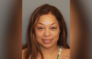 Mujer acusada de rociar a un niño con gas pimienta en Leeds Mujer acusada de rociar a un niño con gas pimienta en Leeds