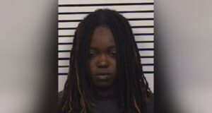 Mujer de Aliceville acusada de intento de asesinato tras tiroteo Mujer de Aliceville acusada de intento de asesinato tras tiroteo