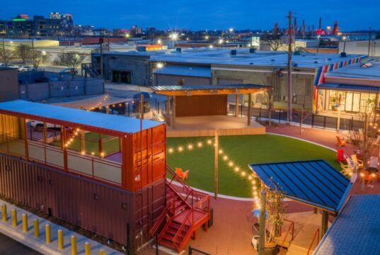 Nuevo espacio para música al aire libre abre sus puertas en Birmingham Nuevo espacio para música al aire libre abre sus puertas en Birmingham