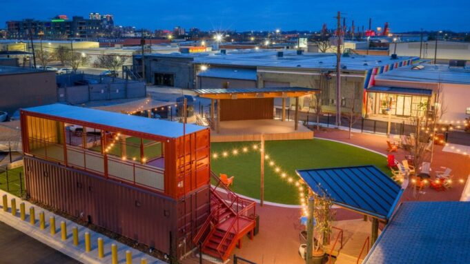 Nuevo espacio para música al aire libre abre sus puertas en Birmingham Nuevo espacio para música al aire libre abre sus puertas en Birmingham