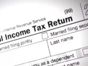 Se acerca la fecha límite de impuestos mientras contribuyentes de última hora se apresuran Se acerca la fecha límite de impuestos mientras contribuyentes de última hora se apresuran