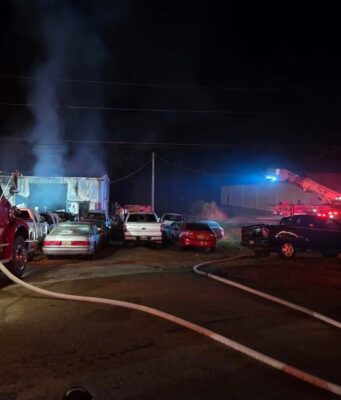 Taller mecánico destruido por un incendio en el condado de Bibb Taller mecánico destruido por un incendio en el condado de Bibb