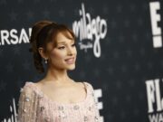 Ariana Grande anuncia lanzamiento de su nuevo álbum Petal y gira mundial Ariana Grande anuncia lanzamiento de su nuevo álbum Petal y gira mundial