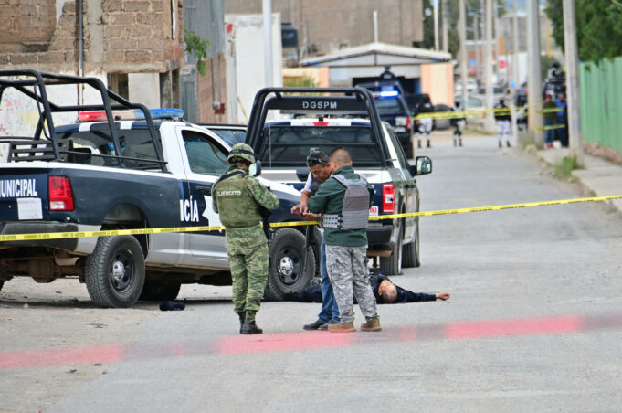 Ataque armado en Zacatecas deja víctimas y daños en comandancia policial Ataque armado en Zacatecas deja víctimas y daños en comandancia policial